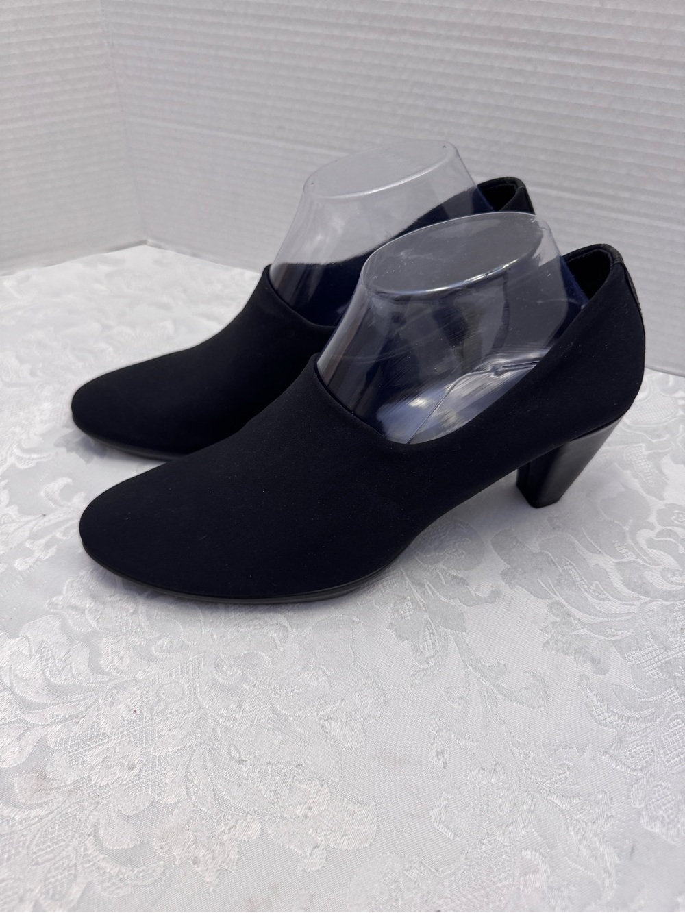 Ecco Size 40 USA 9-9.5 Black Fabric Stretch Pumps Heels  Comfort Shoe